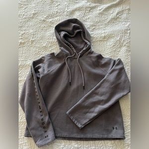 Cropped UA hoodie